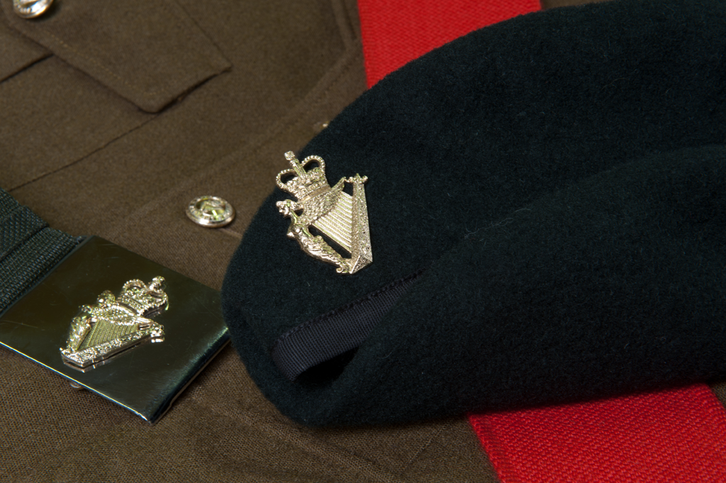 Uniform, belt and beret of a Warrant Officer of The Ulster Defence Regiment